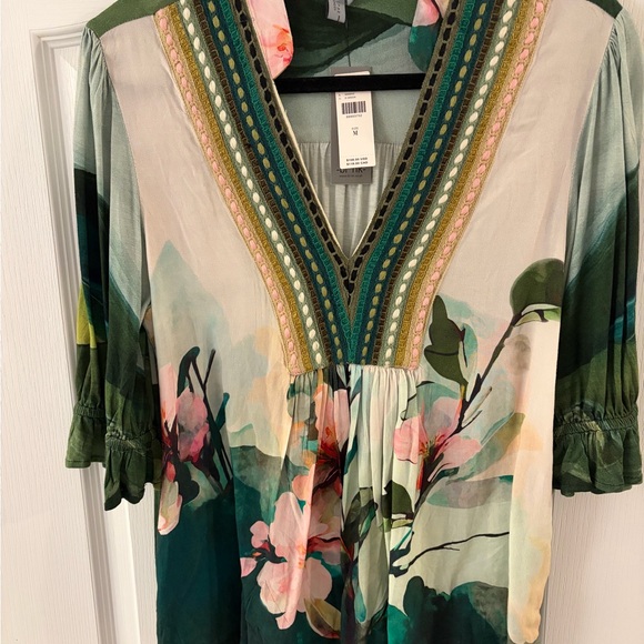 Anthropologie Blouse - Floral with Embroidered V-Neck - Green, Pink, off White - Picture 2 of 5